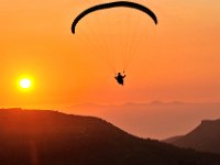 08.013.Sardinien : Gleitschirmfliegen, Sardinien, Sonnenuntergänge